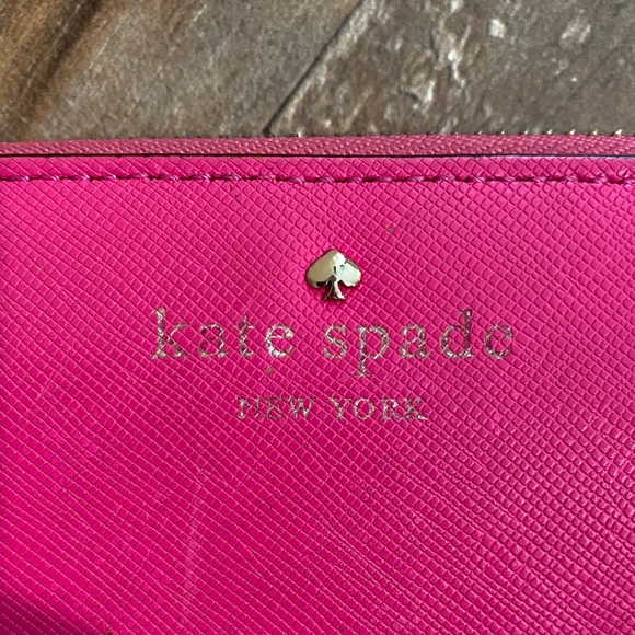 kate spade bright pink zip-around wallet with gold-tone logo - Picture 2 of 11